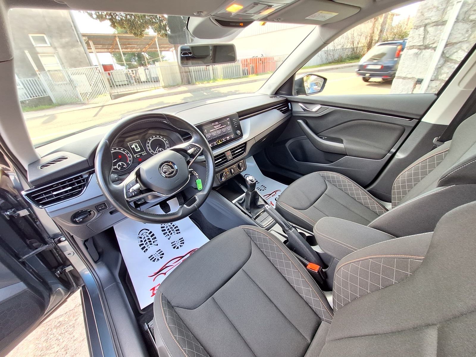 Škoda Kamiq 1,6 TDI 115KS .LED/u suautavu pdv, fotografija 15