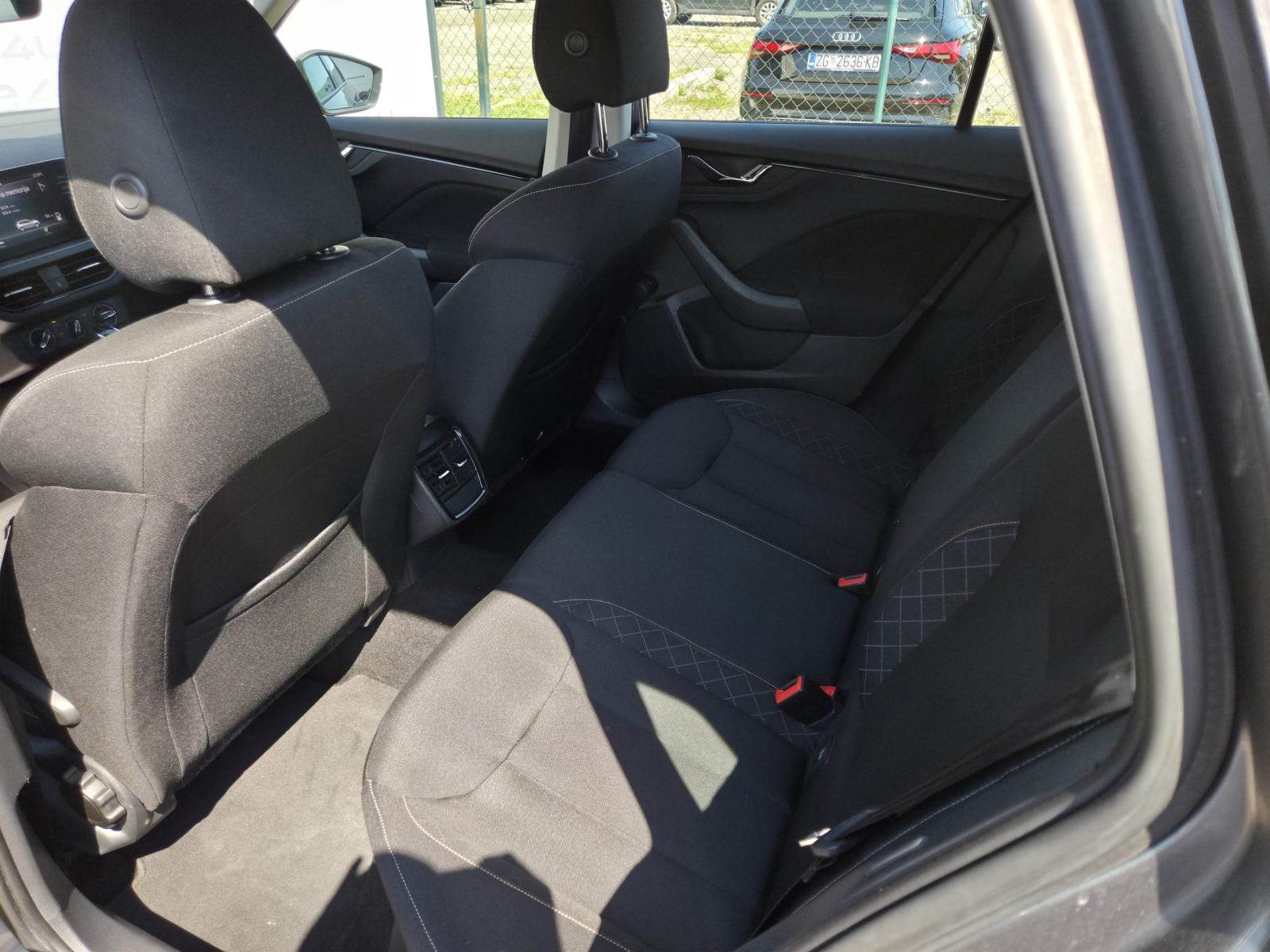 Škoda Kamiq Ambition 1.0 TSI DSG, fotografija 7
