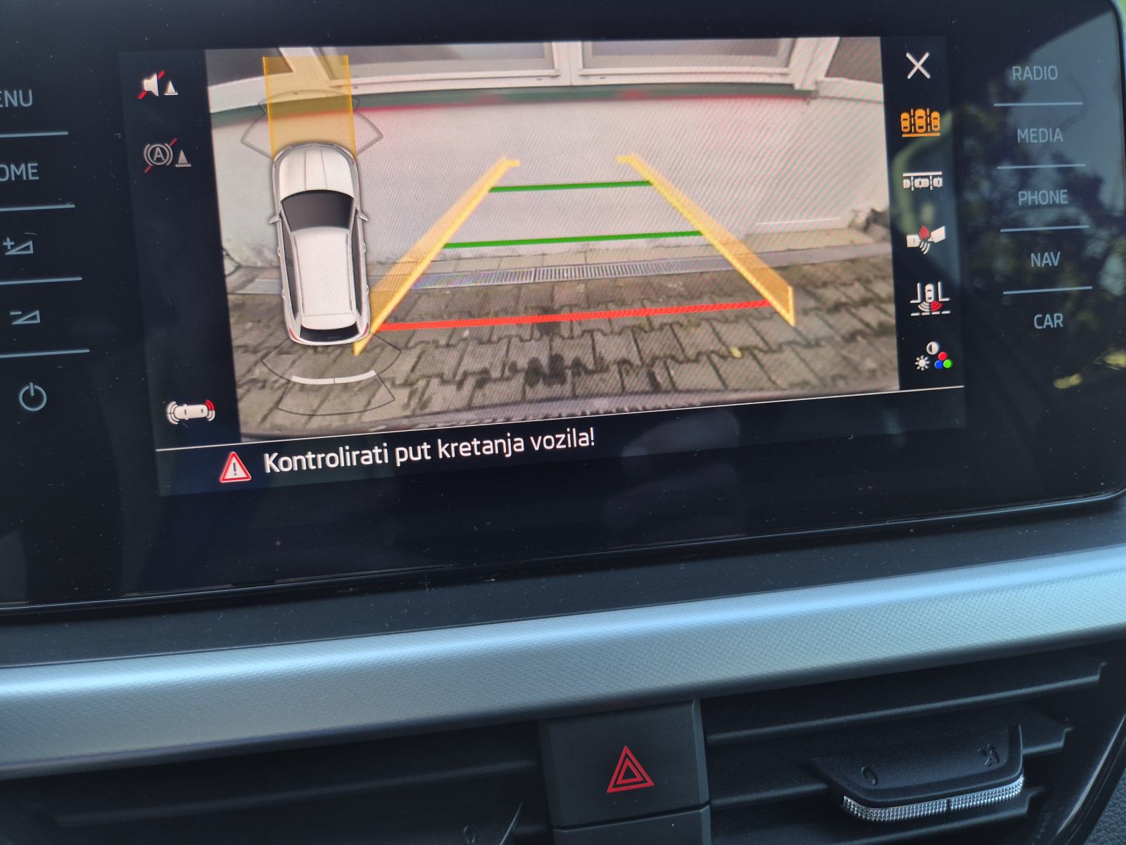 Škoda Kamiq Ambition 1,0 TSI - virtual cockpit, fotografija 18