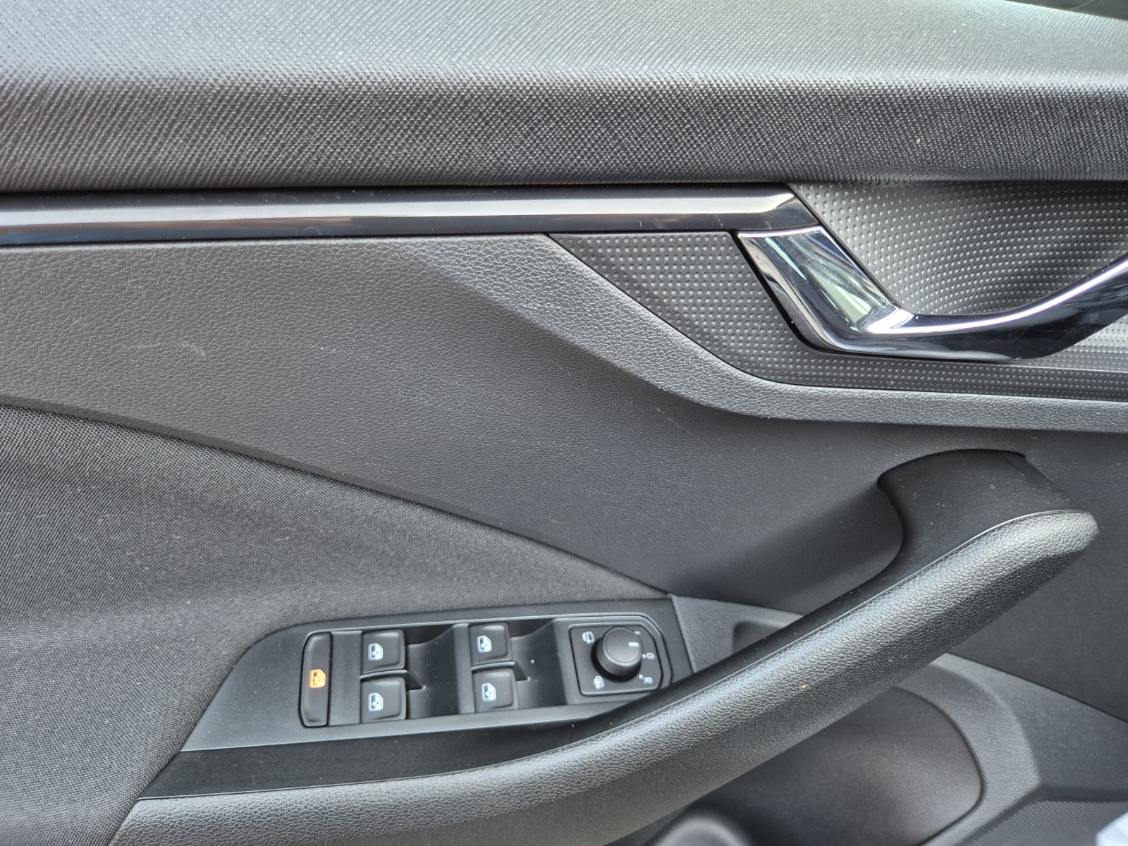 Škoda Kamiq Ambition 1,0 TSI - virtual cockpit, fotografija 11