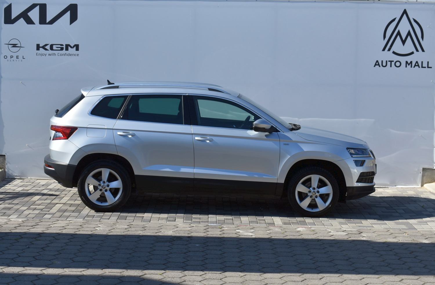 Škoda Karoq 1.0 TSI * JAMSTVO, ODLIČNA OPREMA, TEHNIČKI U CIJENI*, fotografija 3