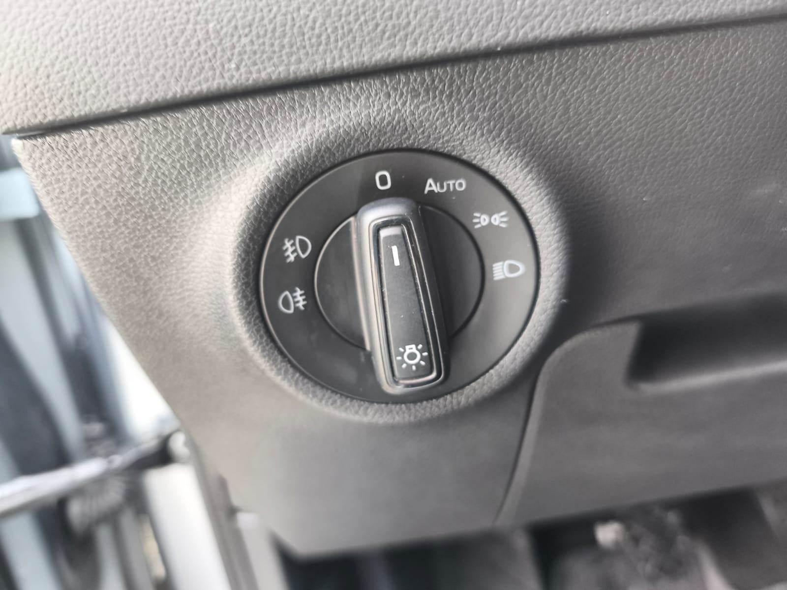 Škoda Karoq 1,5 TSI AMBITION, fotografija 16
