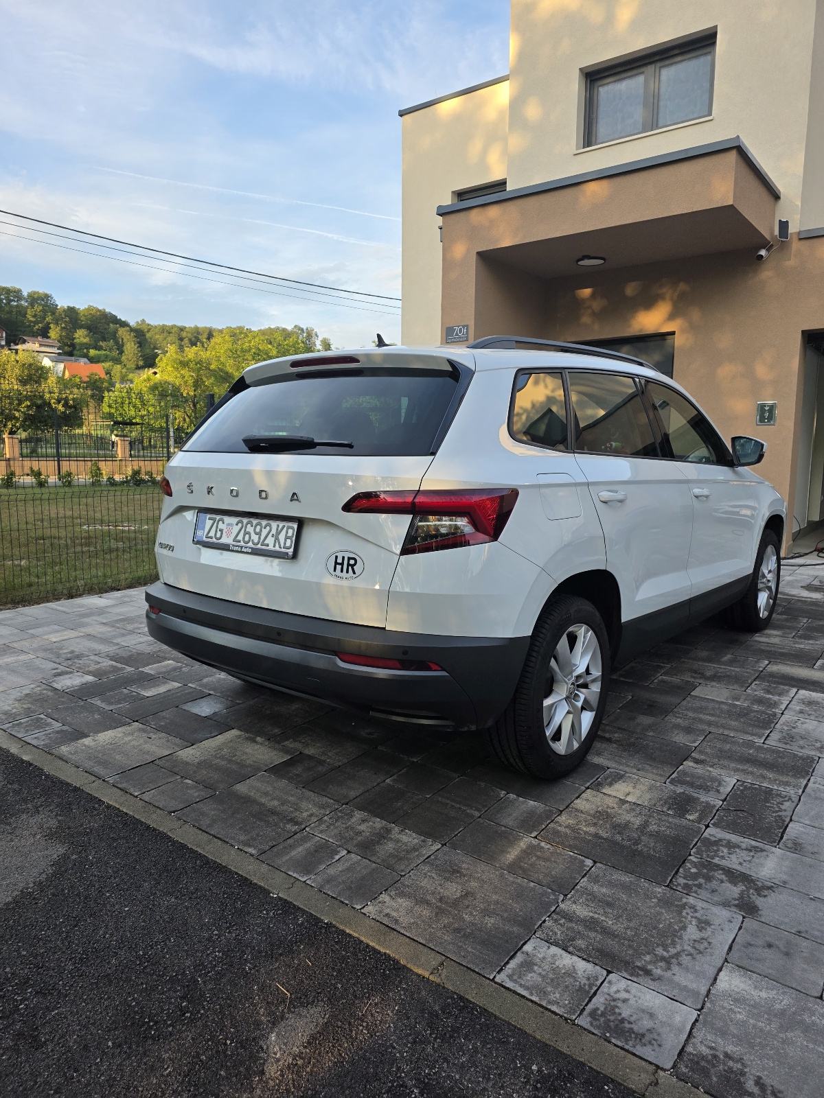 Škoda Karoq 1,5 TSI DSG Executive, fotografija 3
