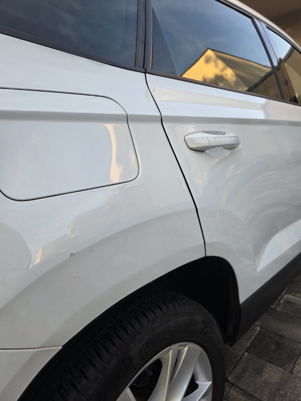 Škoda Karoq 1,5 TSI DSG Executive, fotografija 2