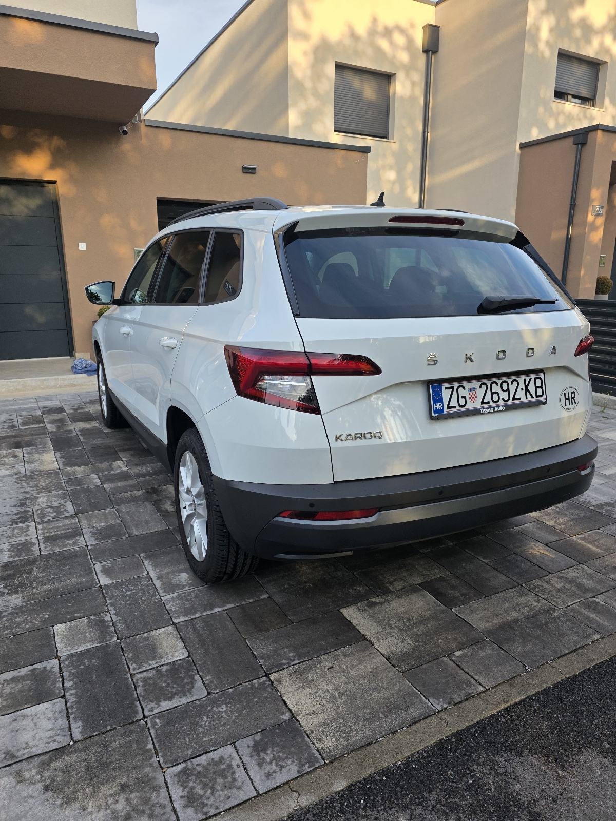 Škoda Karoq 1,5 TSI DSG Executive, fotografija 4