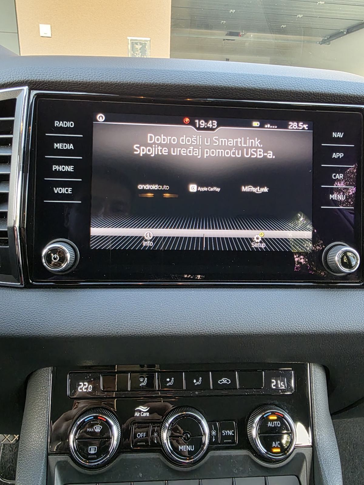 Škoda Karoq 1,5 TSI DSG Executive, fotografija 16