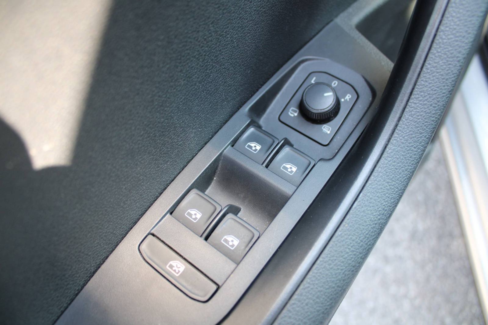 Škoda Karoq 1.5 TSi DSG *LED, NAVIGACIJA, KAMERA*, fotografija 15