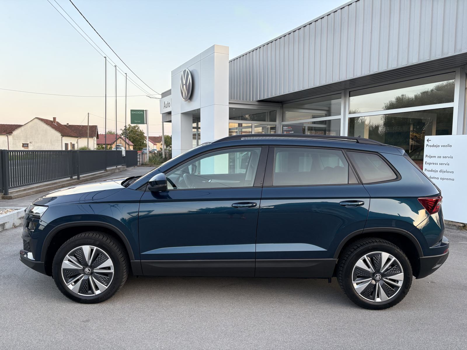Škoda Karoq 1,5 TSI DSG NAV,LED,KEYLESS,LANE,ACC,SERVIS, fotografija 6