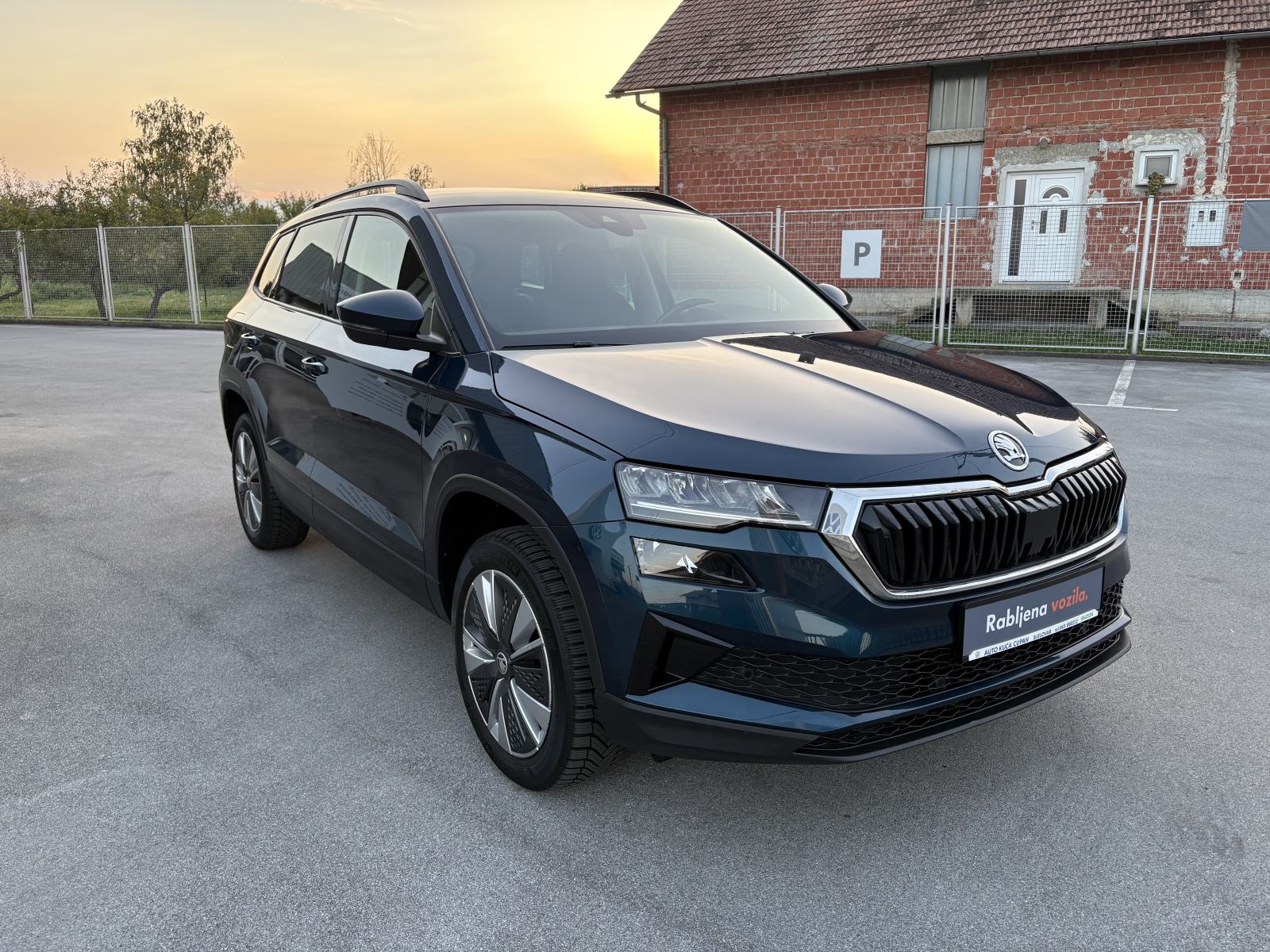 Škoda Karoq 1,5 TSI DSG NAV,LED,KEYLESS,LANE,ACC,SERVIS, fotografija 3