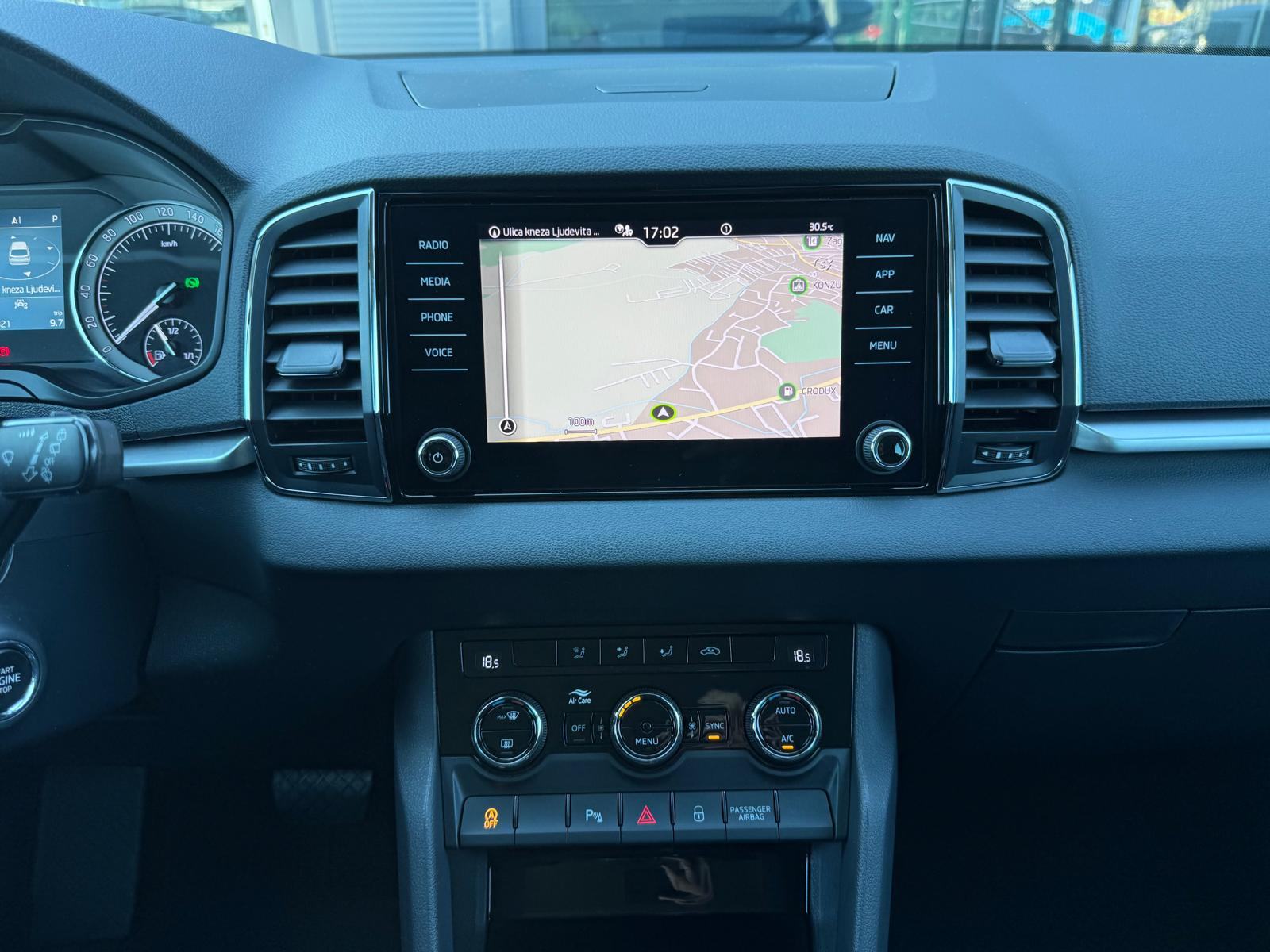 Škoda Karoq 1.5 TSI DSG °NAVI°KAMERA°JAMSTVO 12MJ°LEASING BEZ UČEŠĆA, fotografija 11