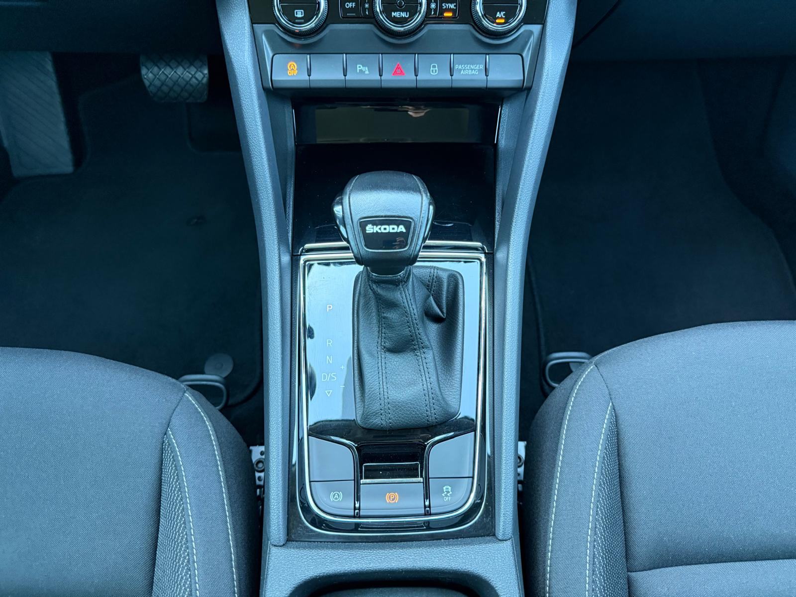 Škoda Karoq 1.5 TSI DSG °NAVI°KAMERA°JAMSTVO 12MJ°LEASING BEZ UČEŠĆA, fotografija 12