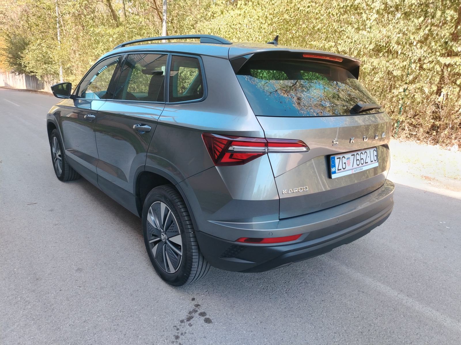 Škoda Karoq 1,5 TSI DSG STYLE KUPLJEN NOV U HR, SERVISNA, MOD 2024GOD, fotografija 3