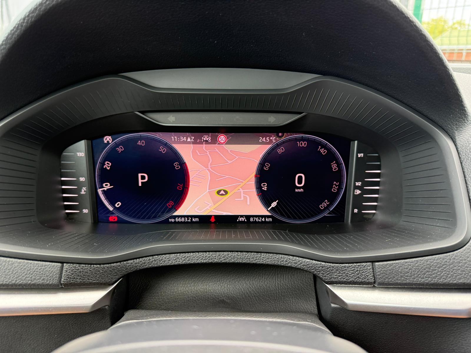 Škoda Karoq 1,5 TSI DSG °VIRTUAL°NAVI°LED°JAMSTVO°LEASING BEZ UČEŠĆA°, fotografija 17