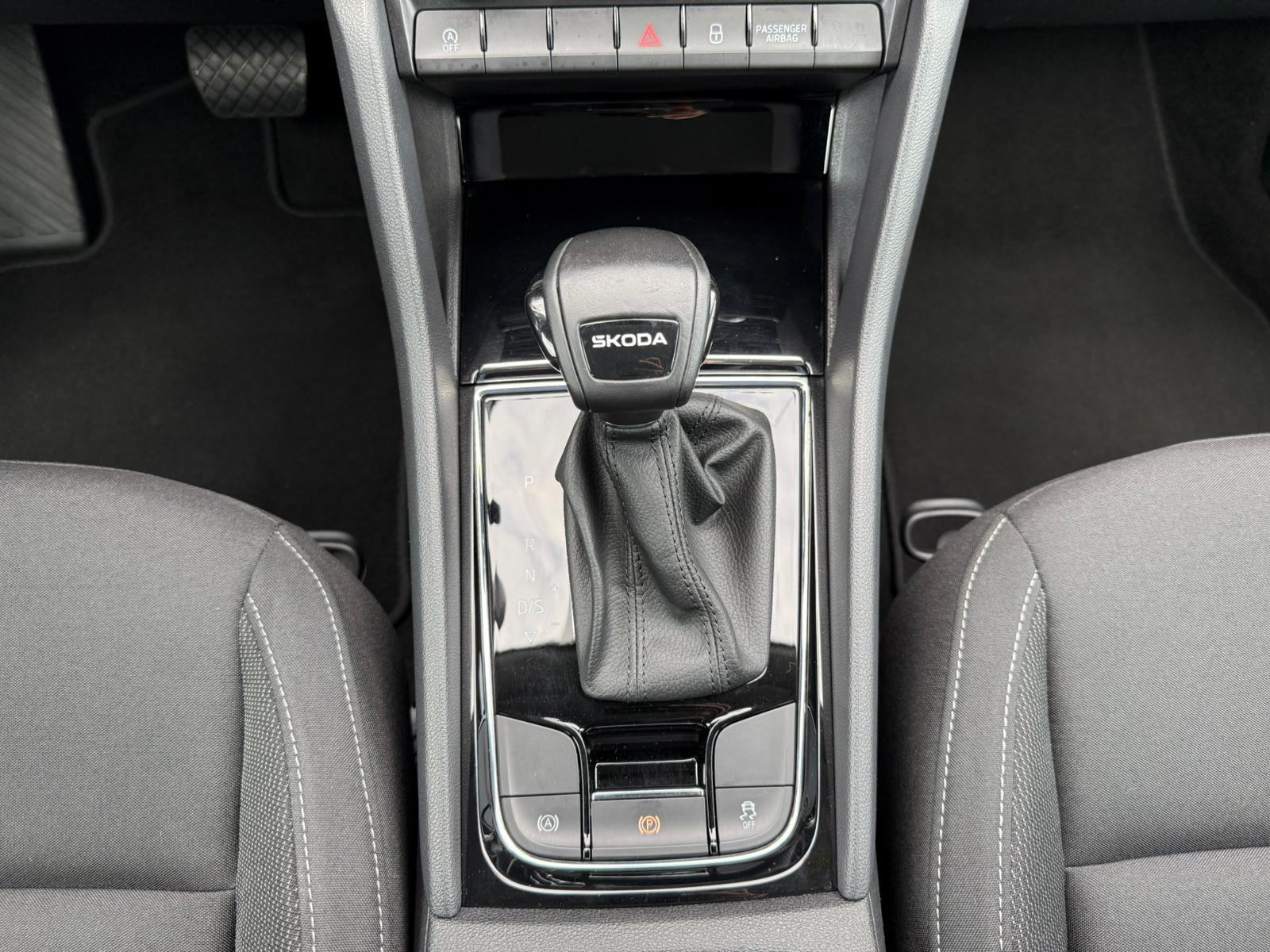 Škoda Karoq 1,5 TSI DSG °VIRTUAL°NAVI°LED°JAMSTVO°LEASING BEZ UČEŠĆA°, fotografija 12