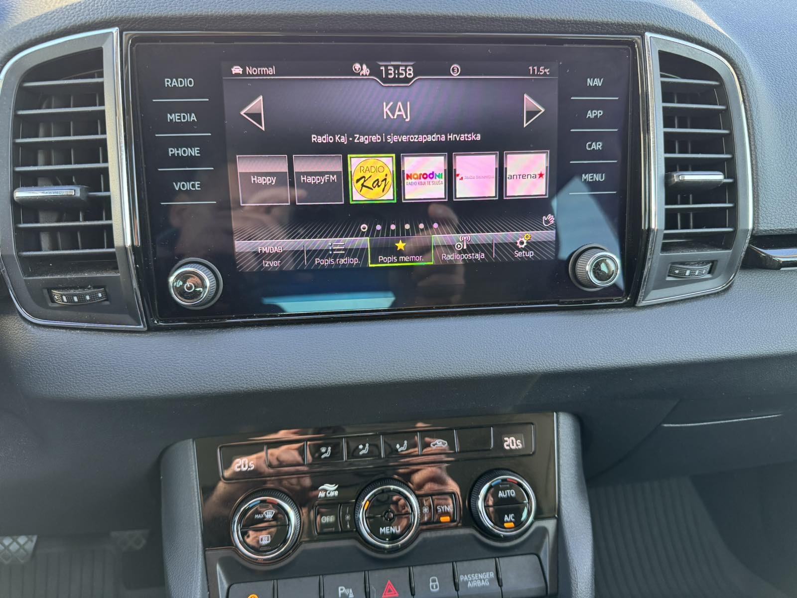 Škoda Karoq 1.5 TSI Selection,150 ks!, fotografija 13