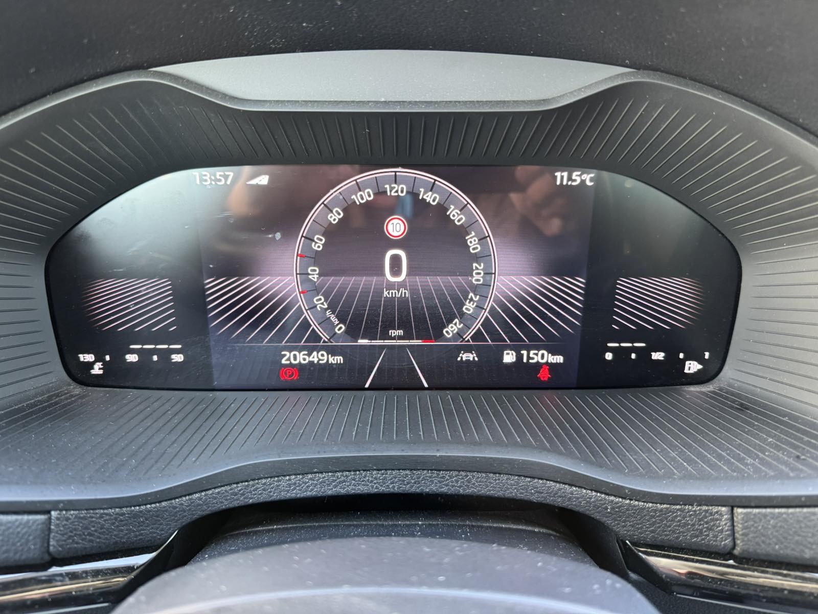 Škoda Karoq 1.5 TSI Selection,150 ks!, fotografija 12