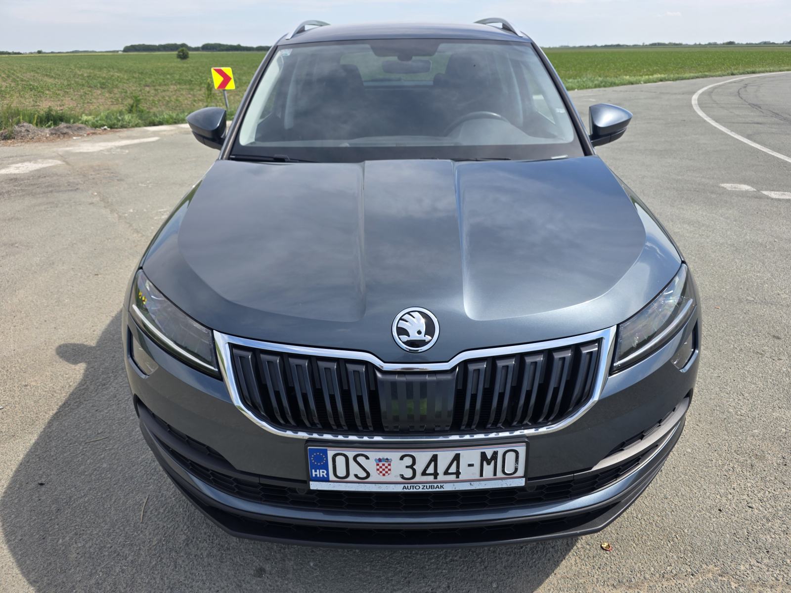 Škoda Karoq 1,5 TSI DSG, 12.2018. prvi vlasnik, puno opreme, servisna, pogled izvana - slika 2
