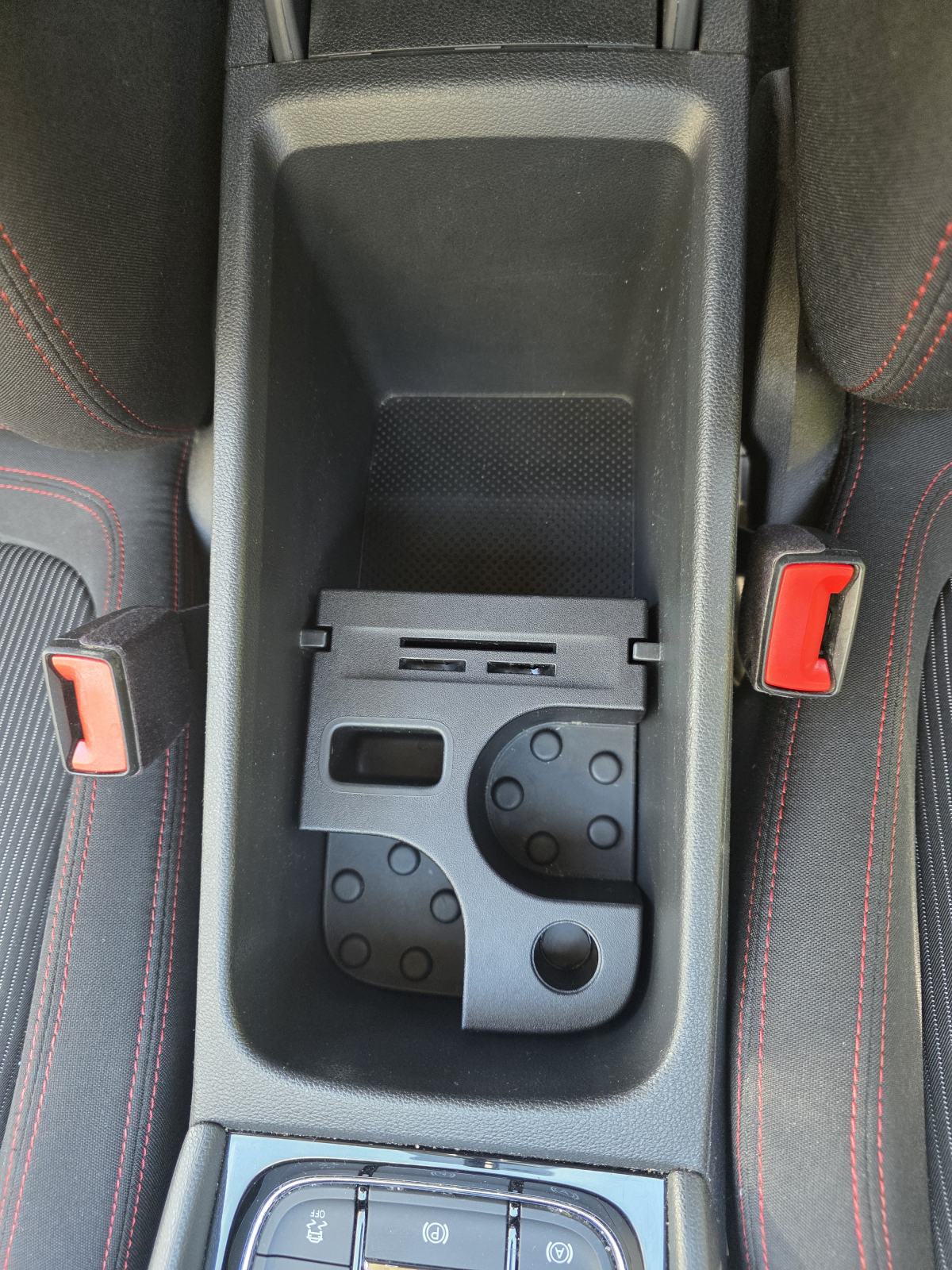 Škoda Karoq 1,5 TSI DSG, 12.2018. prvi vlasnik, puno opreme, servisna, fotografija 19