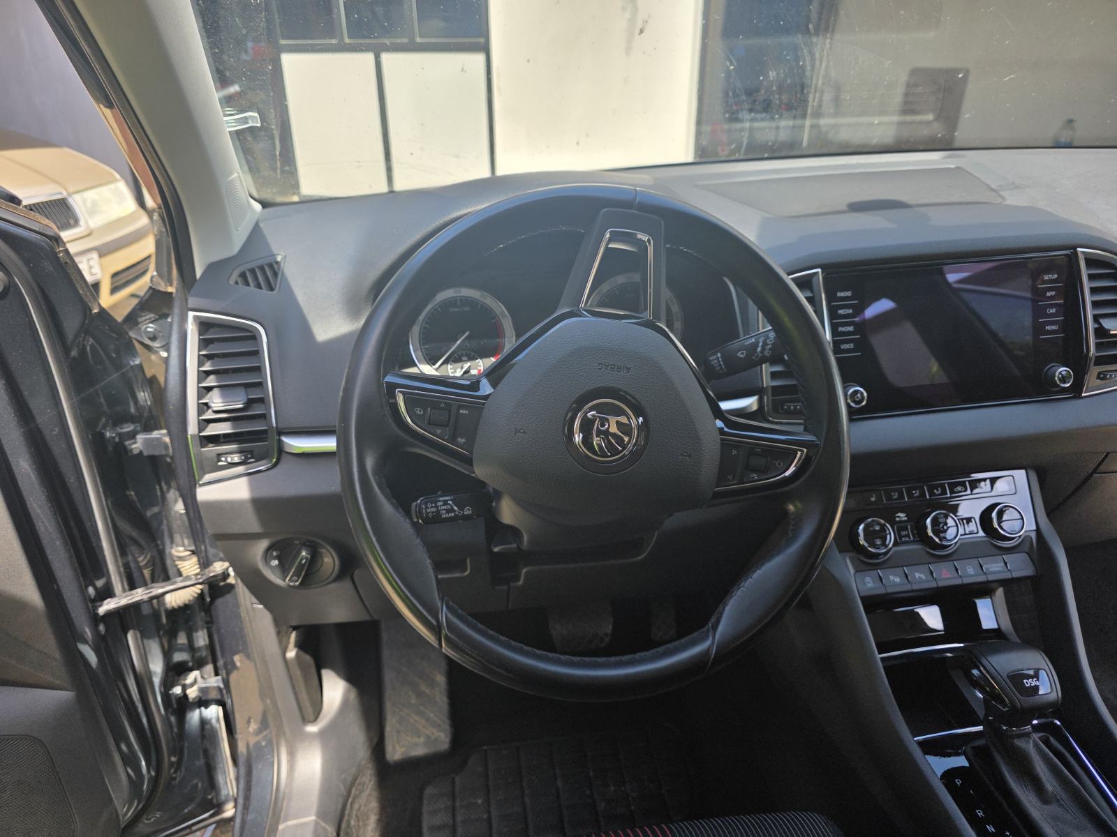 Škoda Karoq 1,5 TSI DSG, 12.2018. prvi vlasnik, puno opreme, servisna, fotografija 20