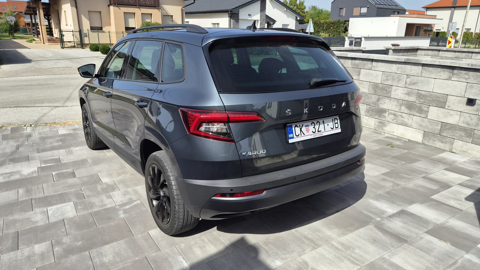 Škoda Karoq 1,5 TSI, fotografija 3