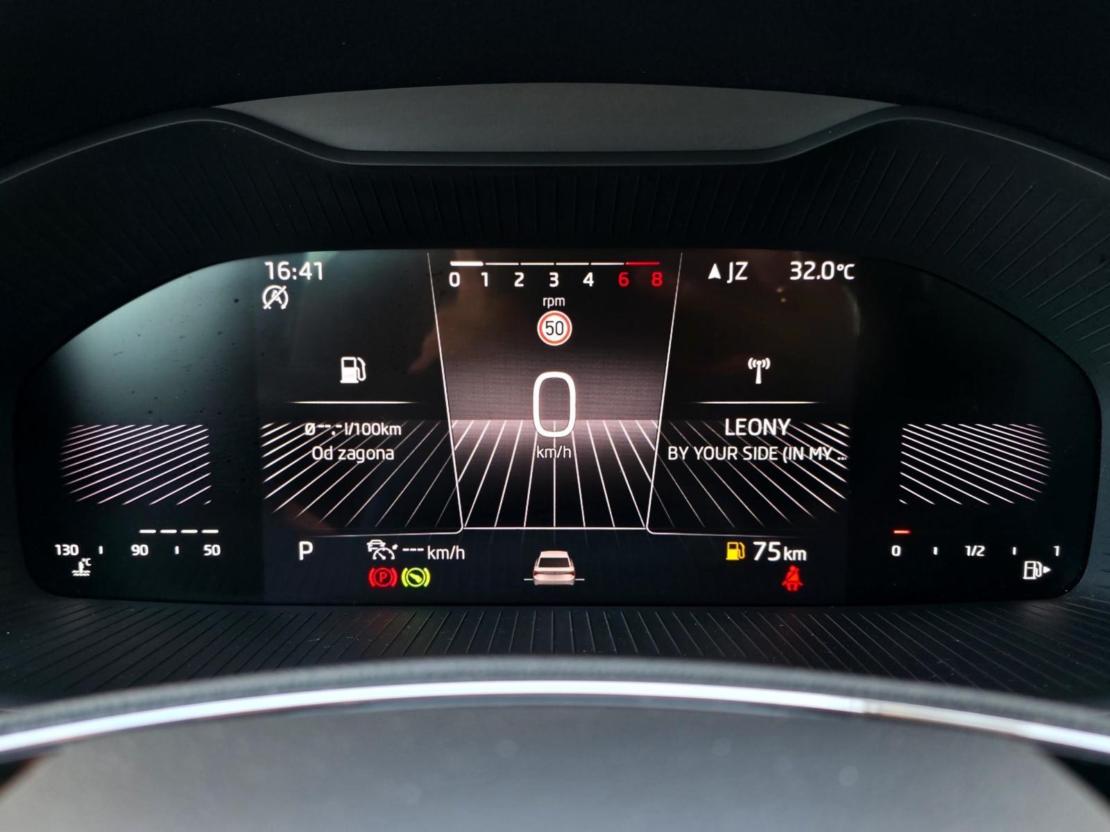 Škoda Karoq 1.5TSI Selection DSG•ACC•KAMERA•LANE•KEYLESS•17C, fotografija 10