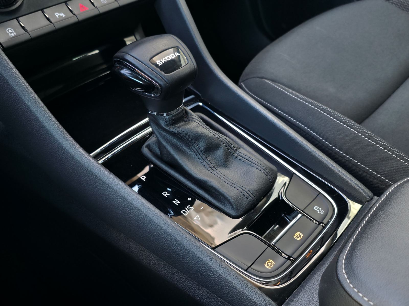 Škoda Karoq 1.5TSI Selection DSG•ACC•KAMERA•LANE•KEYLESS•17C, fotografija 12