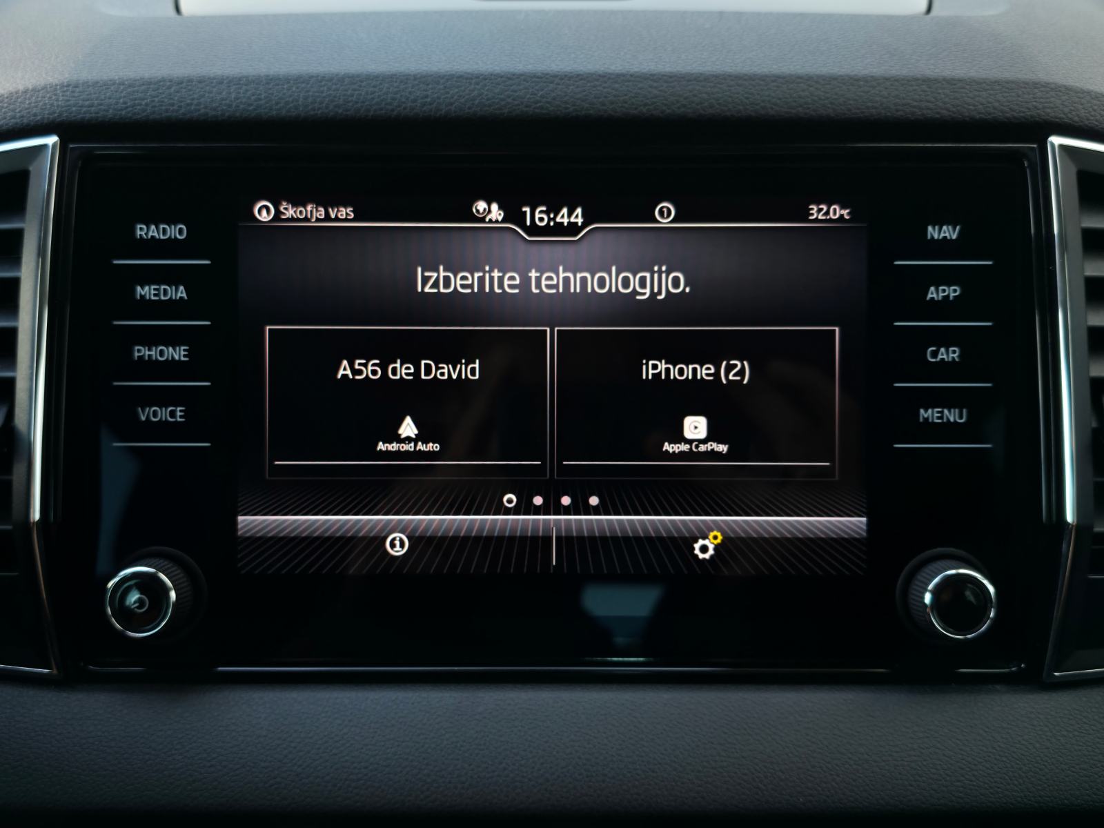 Škoda Karoq 1.5TSI Selection DSG•ACC•KAMERA•LANE•KEYLESS•17C, fotografija 18