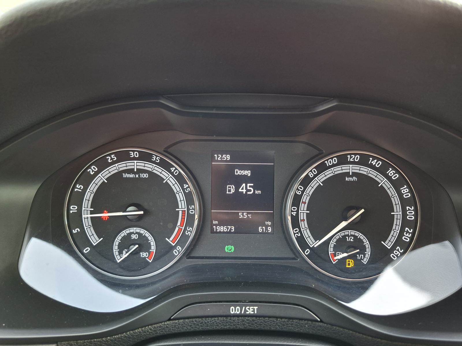Škoda Karoq 1,6 AMBITION, fotografija 13