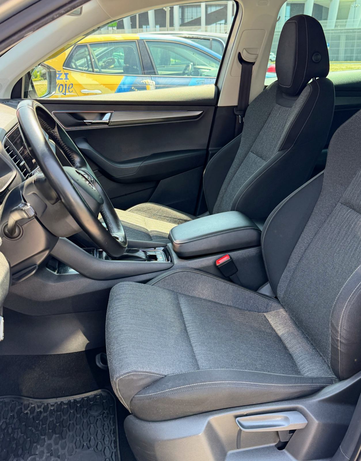Škoda Karoq 1.6 TDI DSG Style 2021.godište HR vozilo,uredno održavano, fotografija 5