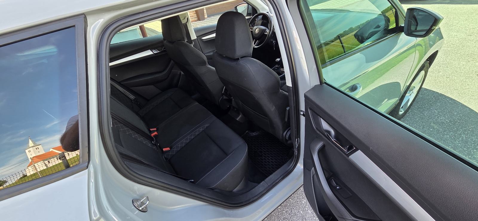 Škoda Karoq 1,6, fotografija 14