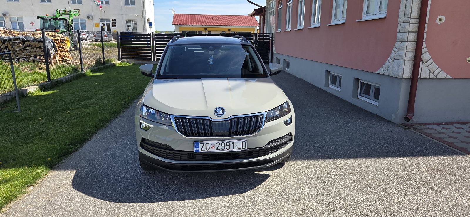 Škoda Karoq 1,6, fotografija 2