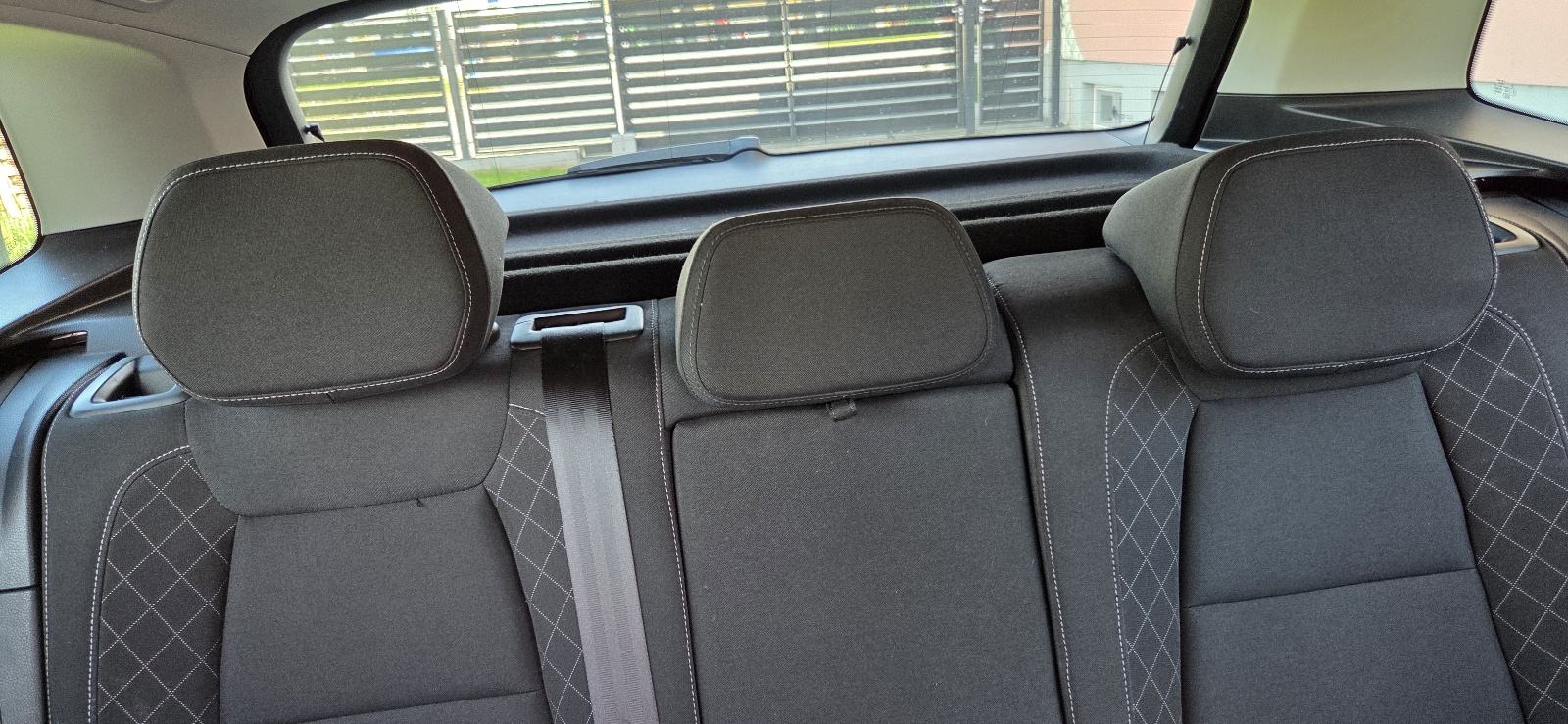 Škoda Karoq 1,6, fotografija 16