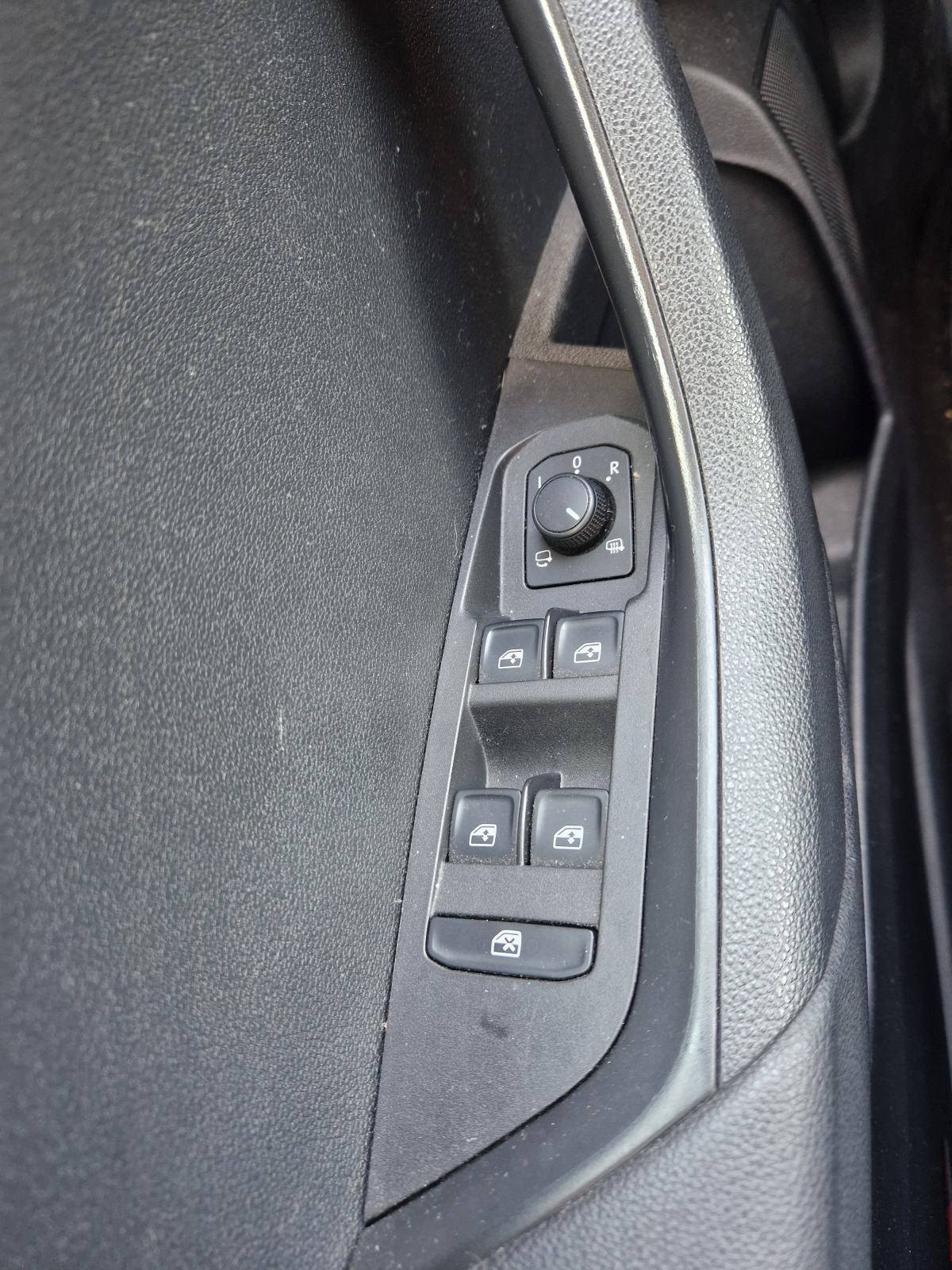 Škoda Karoq 1,6, fotografija 8