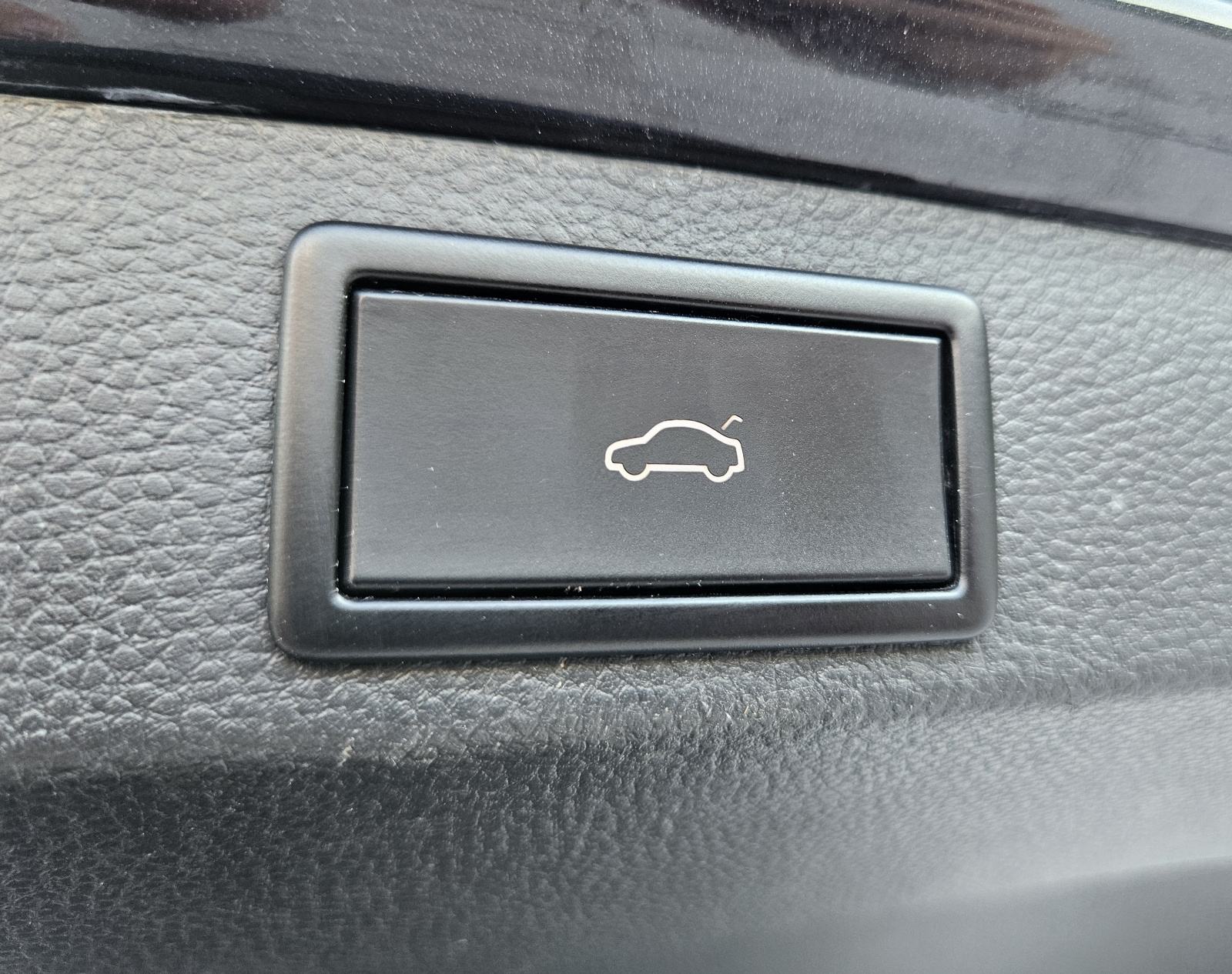 ŠKODA KAROQ 1,6 TDI • AUTOMATIK DSG • FULL OPREMA STYLE • JAMSTVO, fotografija 19