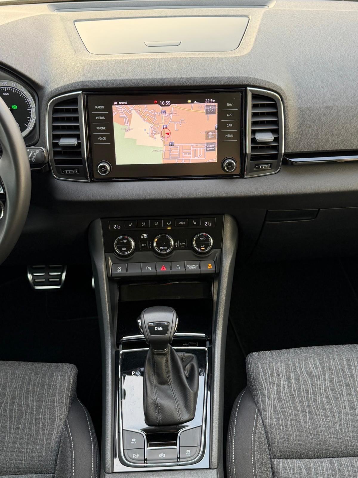 Škoda Karoq 1,6 TDI DSG/FULL LED/NAVI-KAMERA, fotografija 14