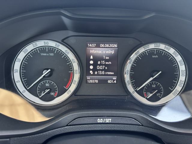 Škoda Karoq 1,6 TDI DSG STYLE, NAVIGACIJA, KAMERA, GRIJANJE SJEDALA, fotografija 15