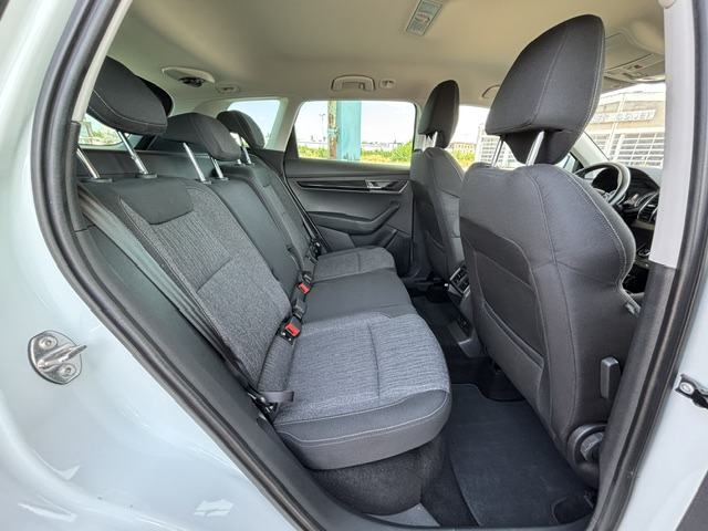 Škoda Karoq 1,6 TDI DSG STYLE, NAVIGACIJA, KAMERA, GRIJANJE SJEDALA, fotografija 9