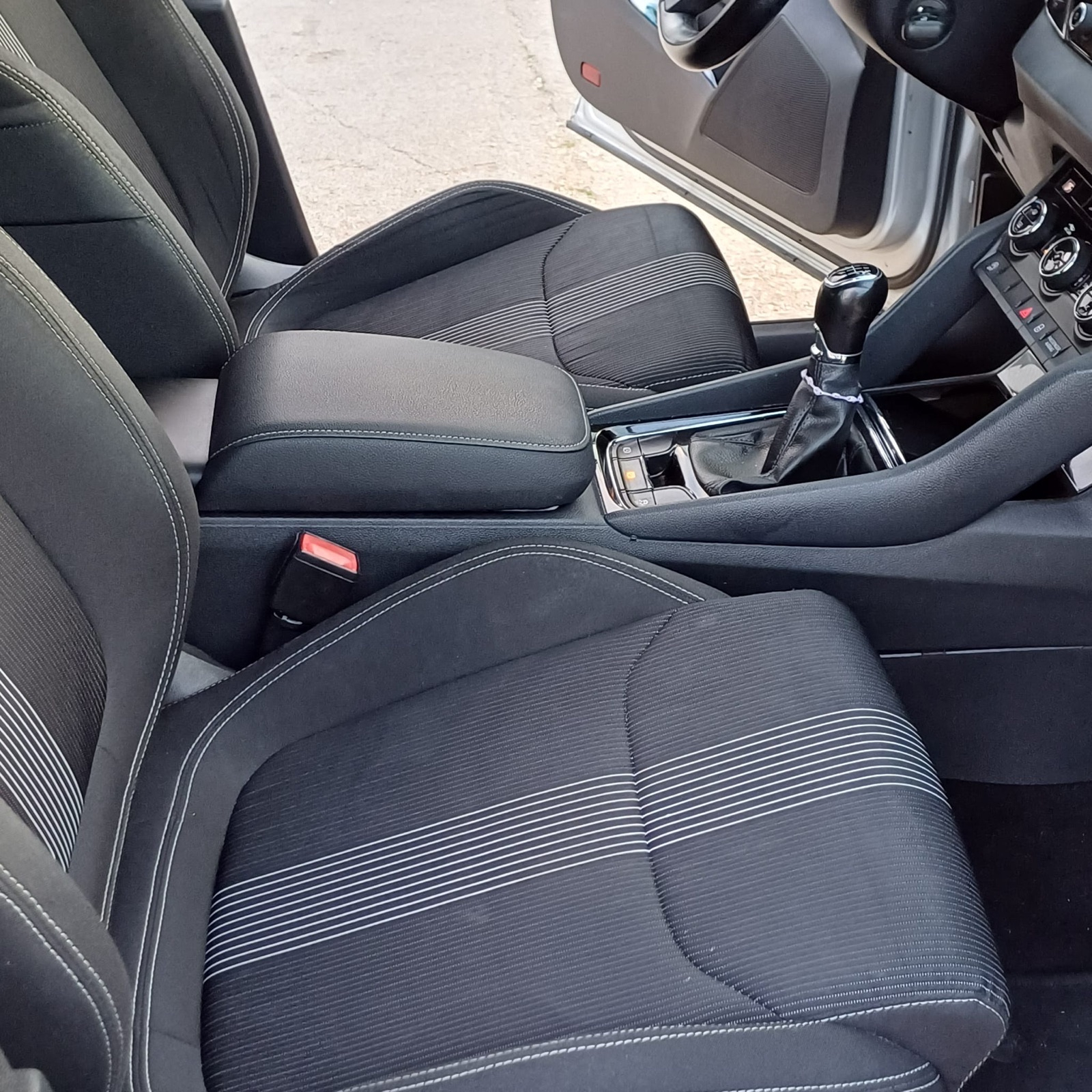 Škoda Karoq 1,6 TDI EDITION PLUS samo 101954km, pogled izvana - slika 3