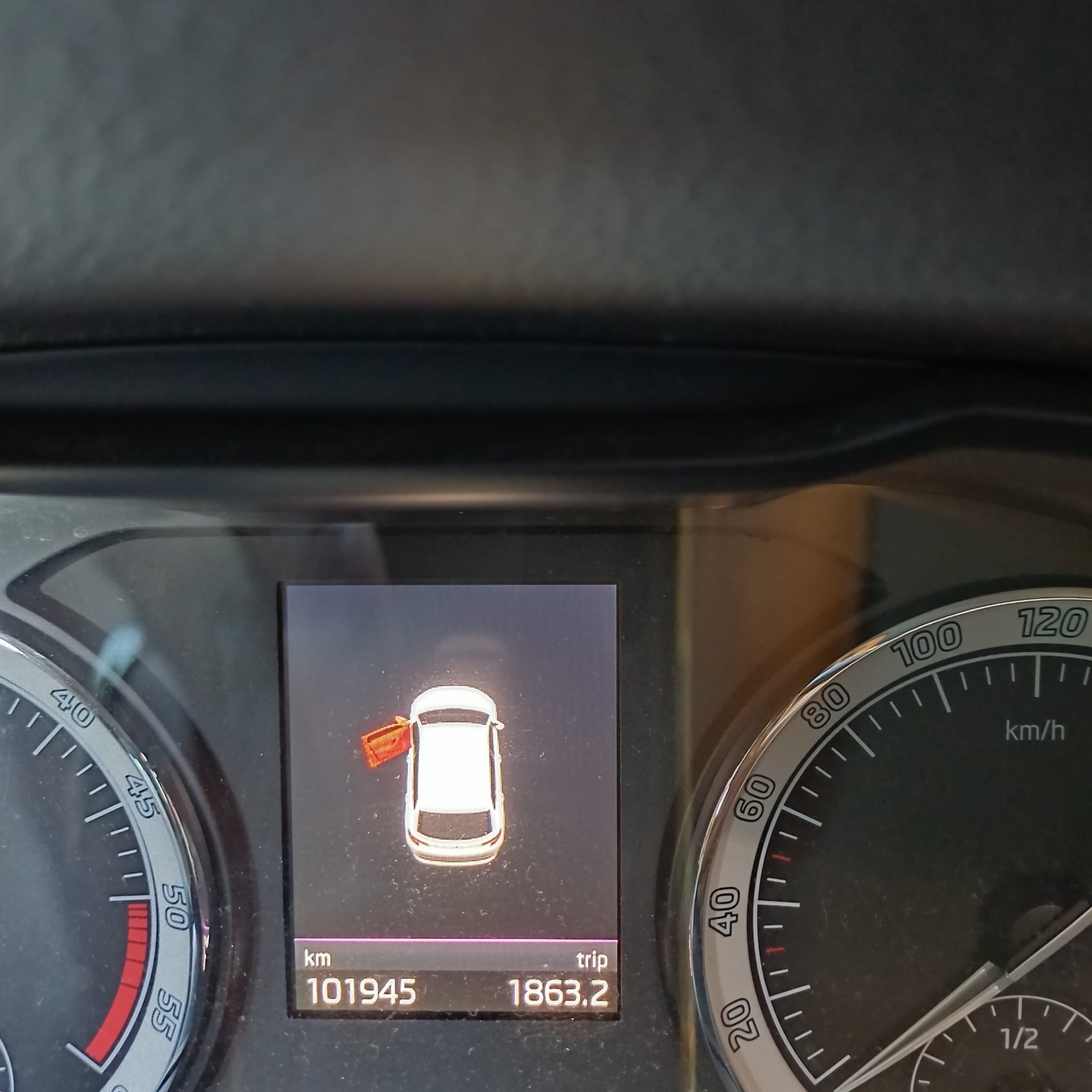 Škoda Karoq 1,6 TDI EDITION PLUS samo 101954km, pogled izvana - slika 5