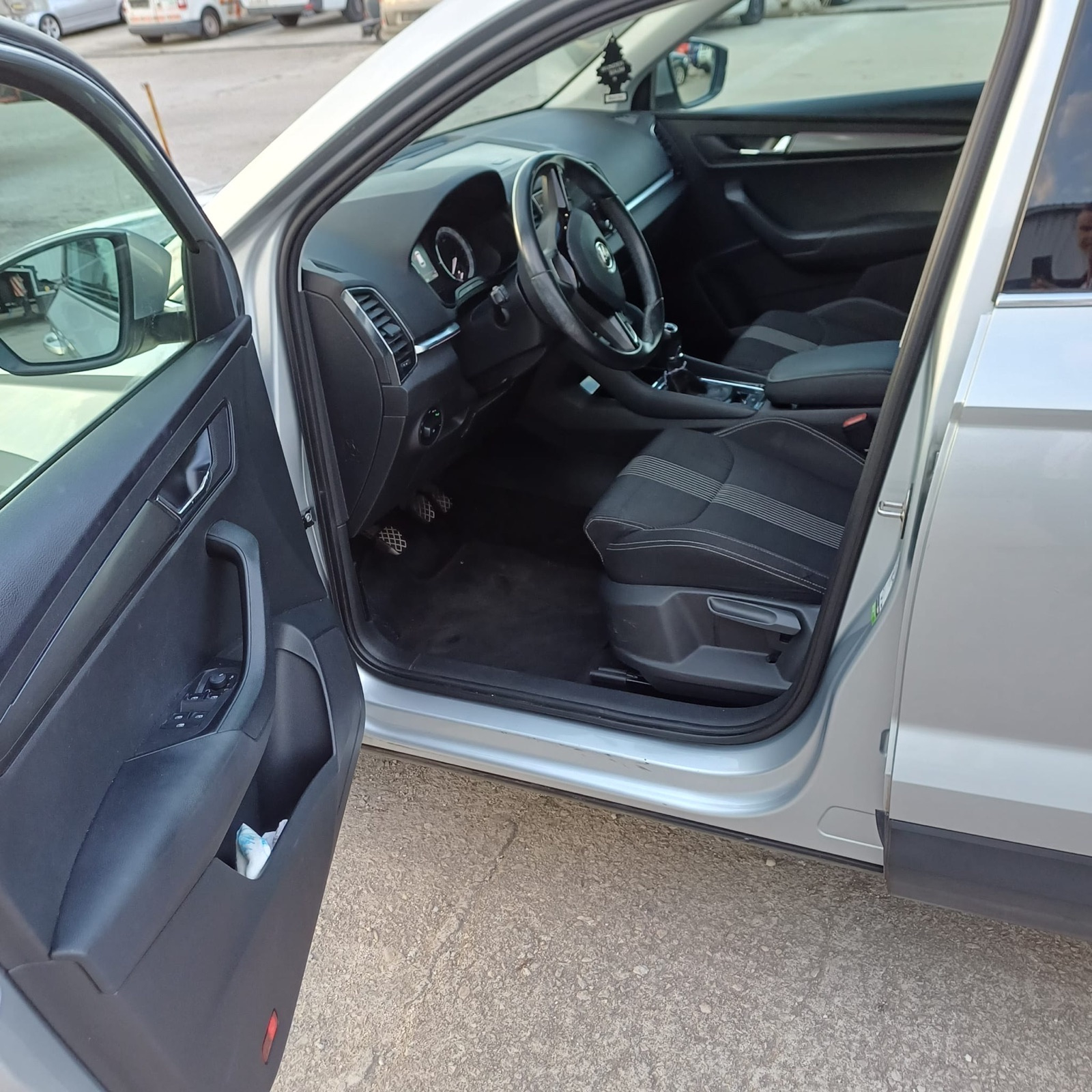 Škoda Karoq 1,6 TDI EDITION PLUS samo 101954km, fotografija 6
