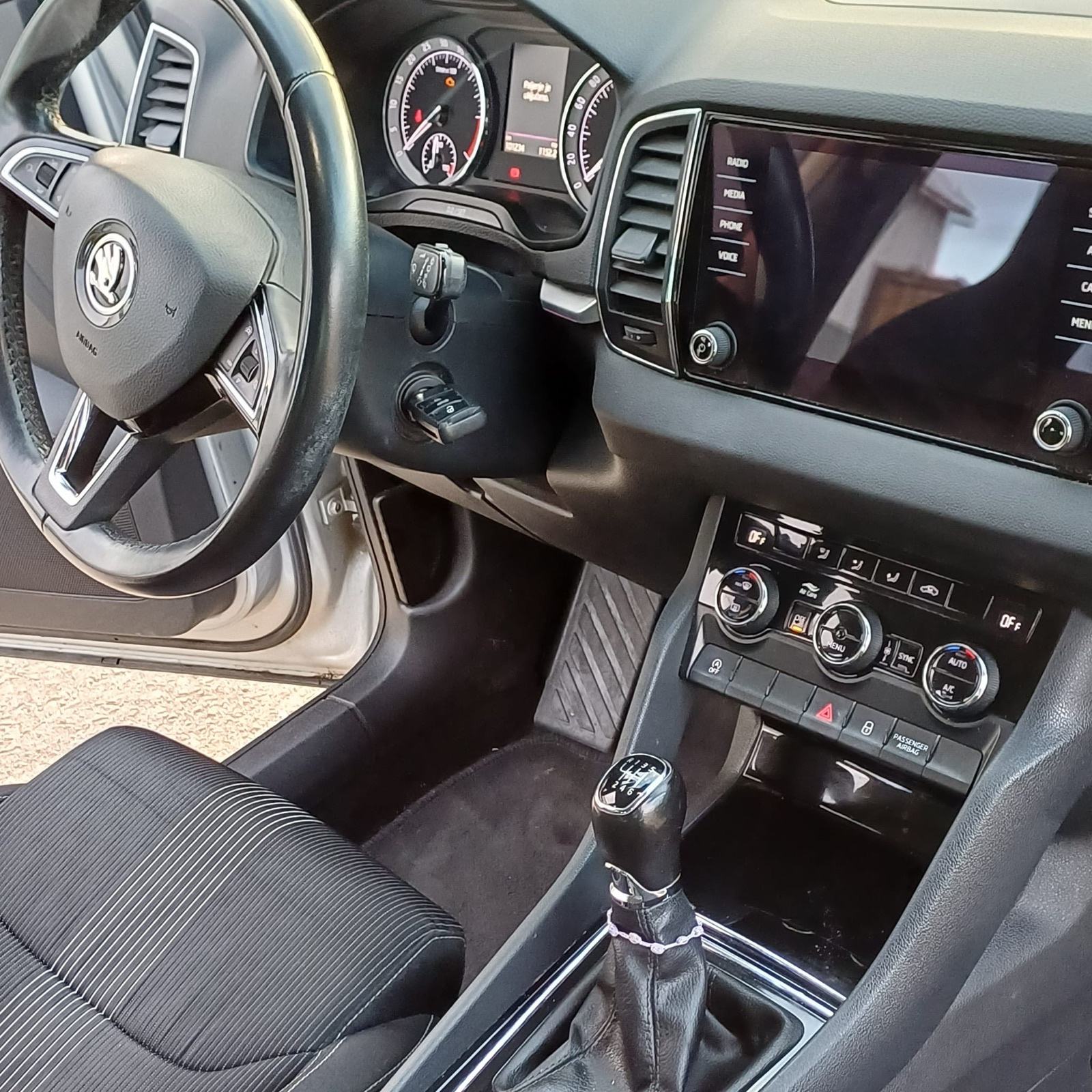 Škoda Karoq 1,6 TDI EDITION PLUS samo 101954km, fotografija 7
