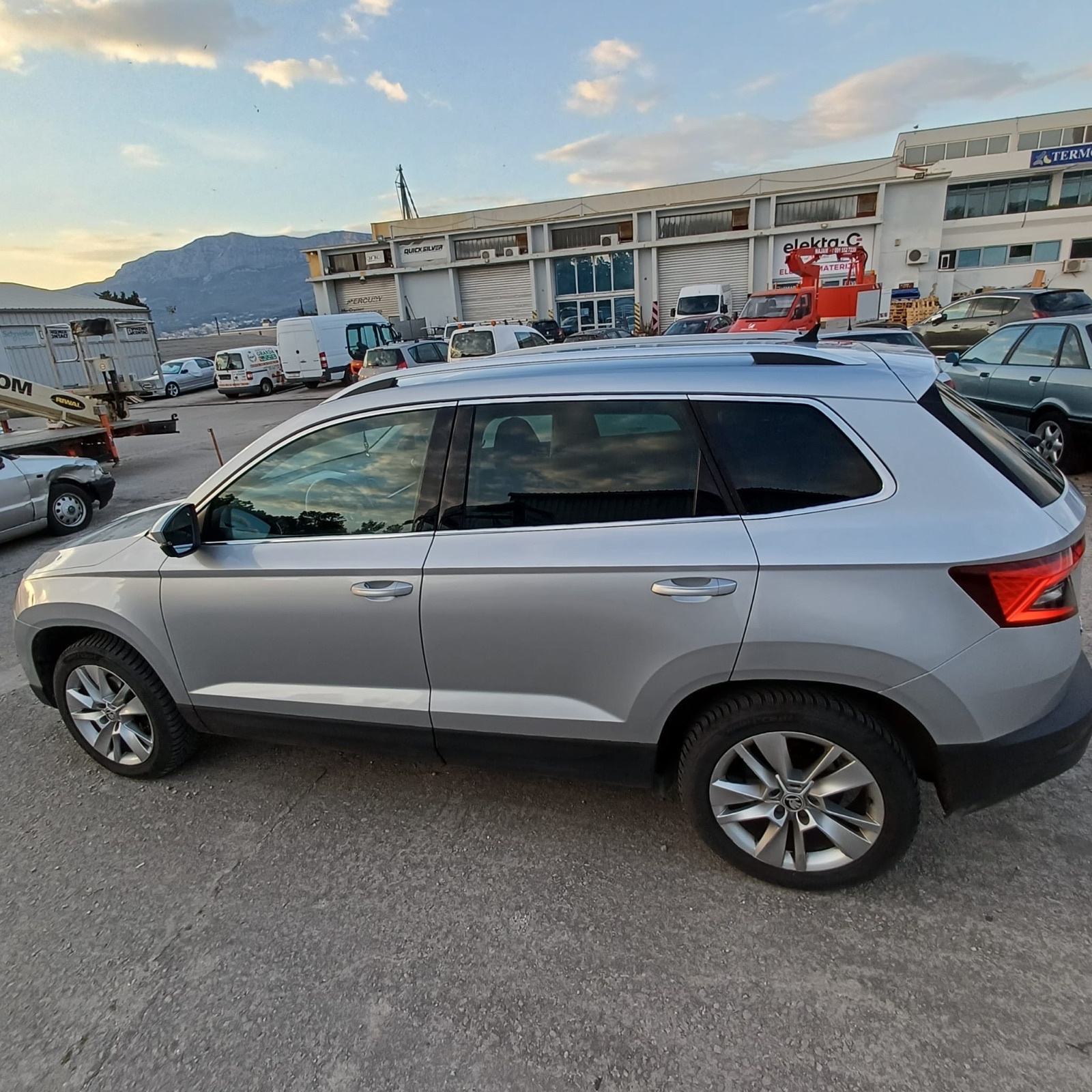 Škoda Karoq 1,6 TDI EDITION PLUS samo 101954km, fotografija 12
