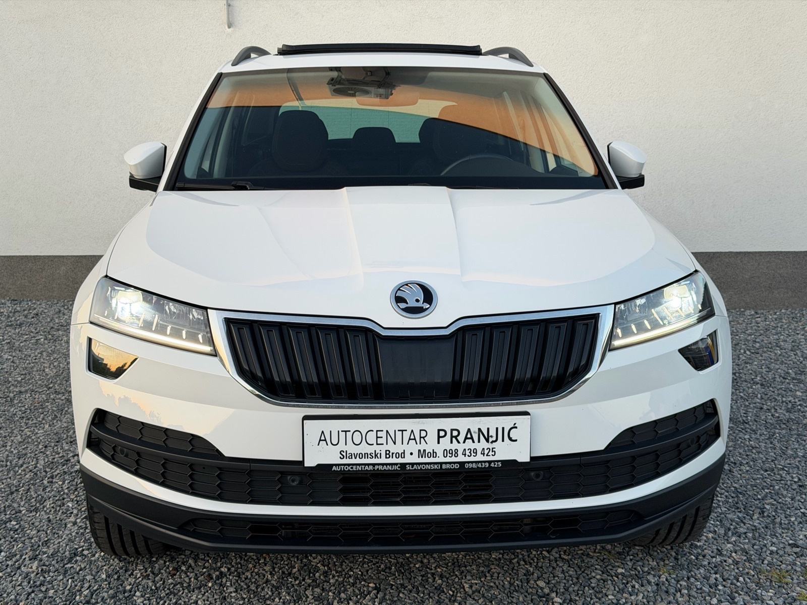 Škoda Karoq 1,6 TDI kamera/xenon/led/panorama//veliki sevis//jamstvo//, fotografija 2