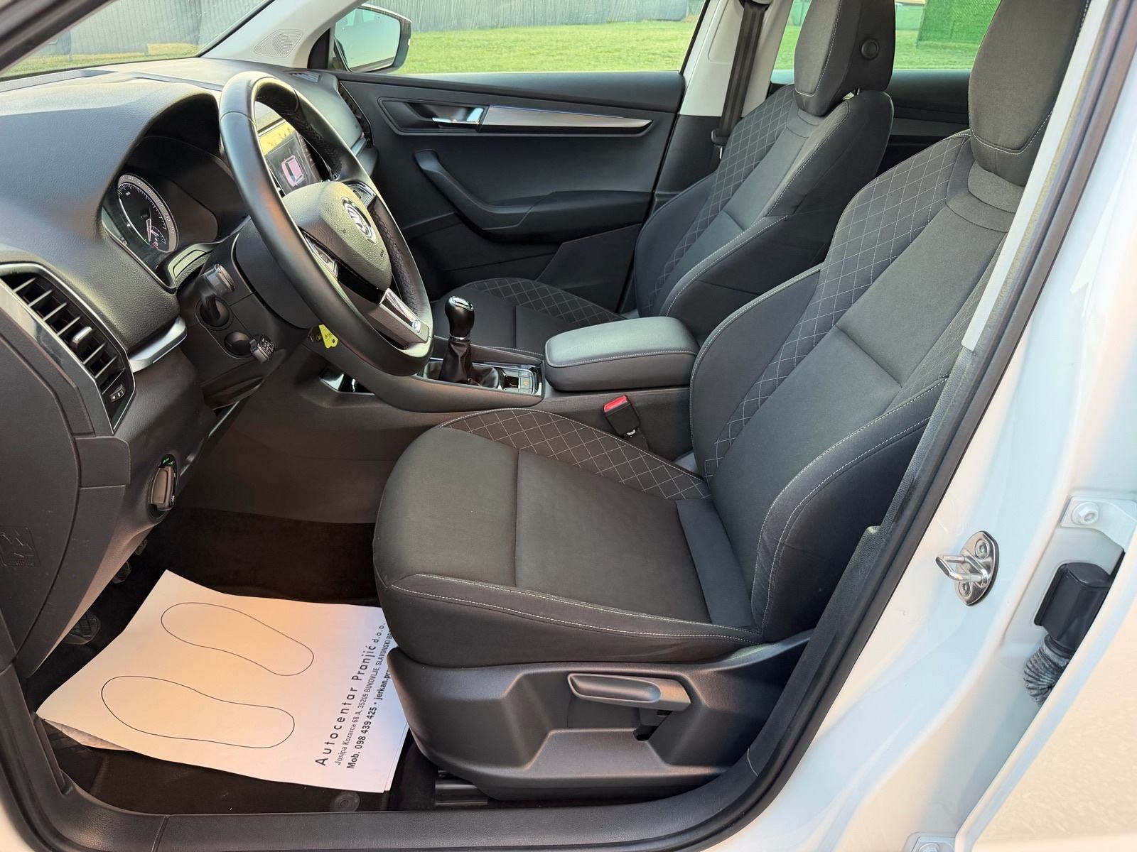 Škoda Karoq 1,6 TDI kamera/xenon/led/panorama//veliki sevis//jamstvo//, fotografija 12
