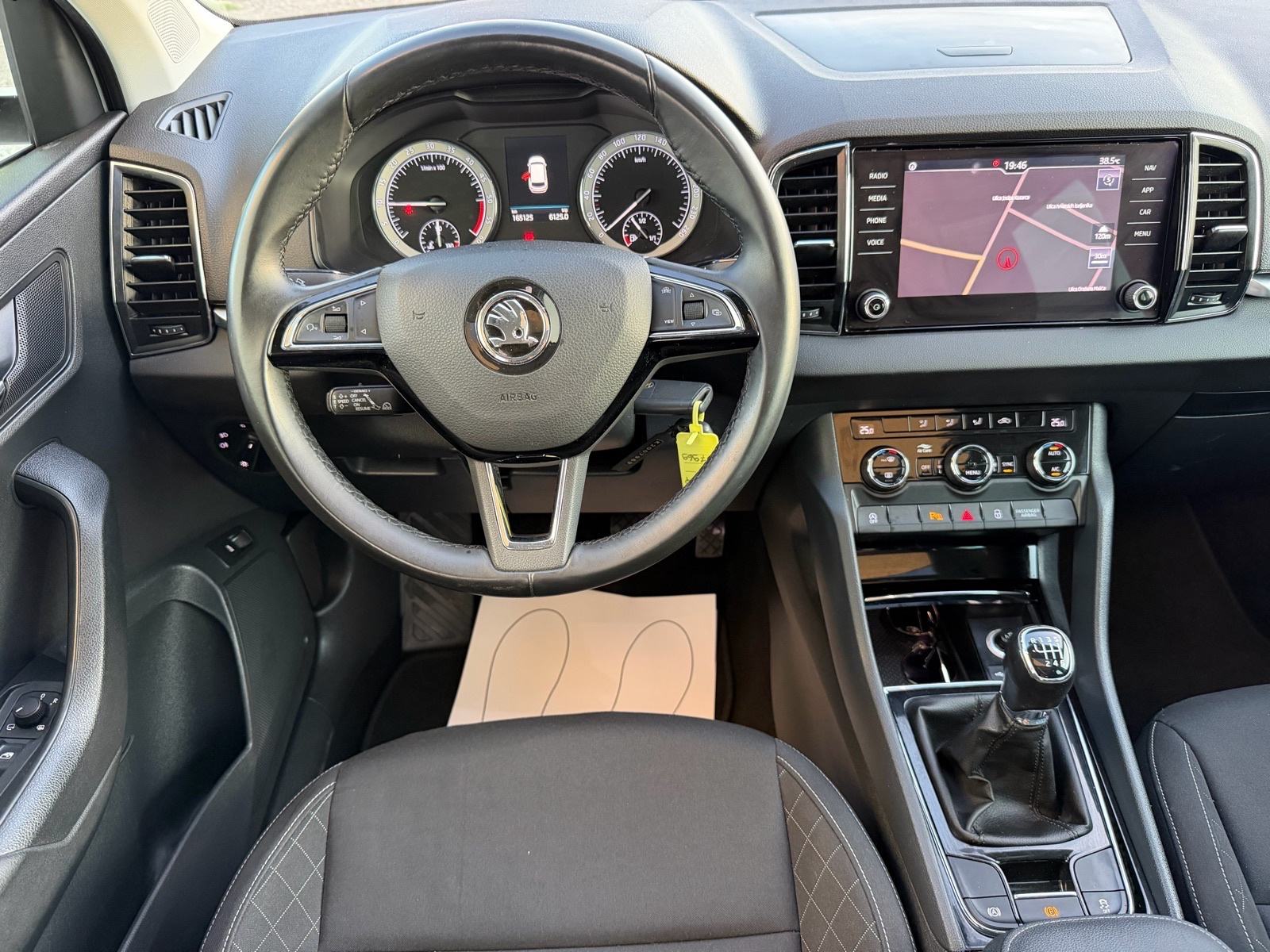 Škoda Karoq 1,6 TDI kamera/xenon/led/panorama//veliki sevis//jamstvo//, fotografija 11