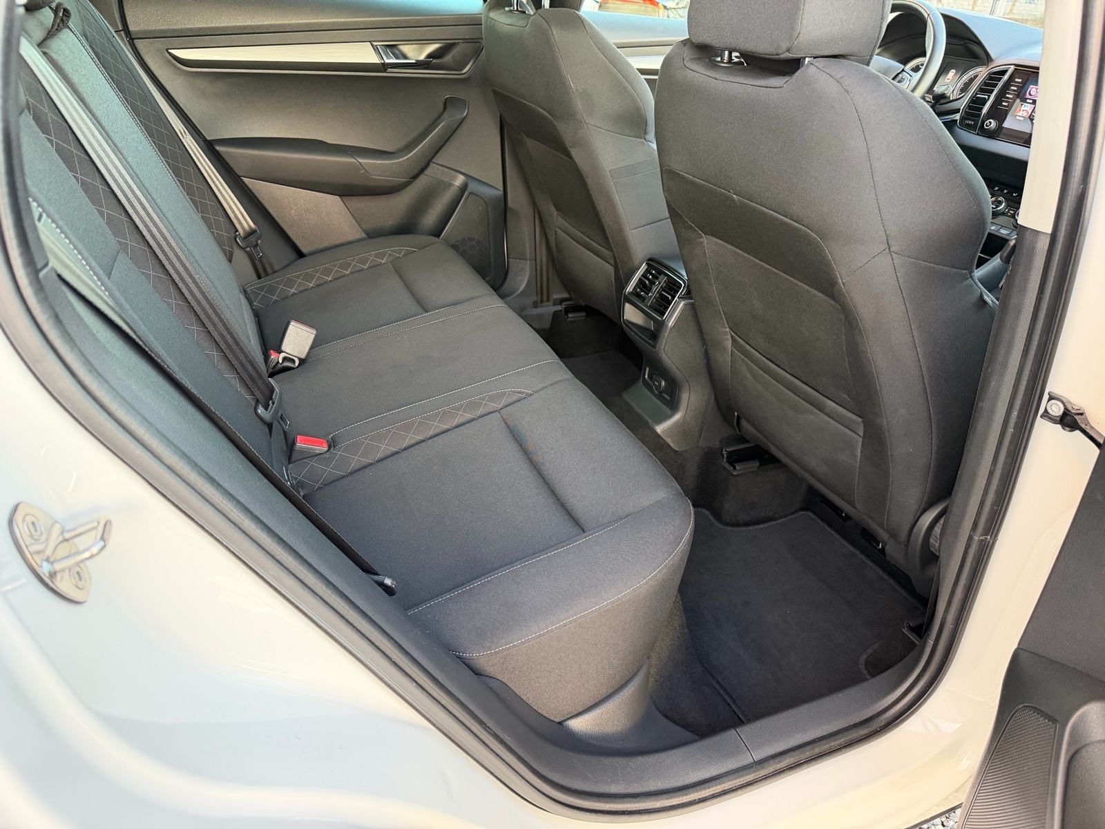 Škoda Karoq 1,6 TDI kamera/xenon/led/panorama//veliki sevis//jamstvo//, fotografija 16