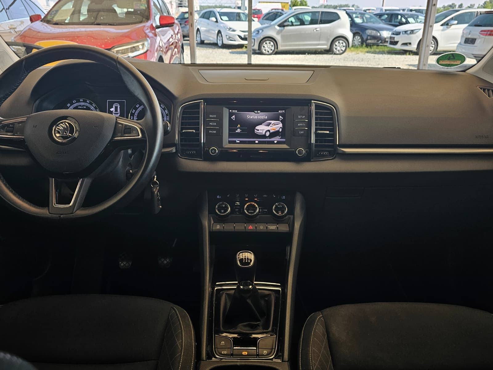 SKODA KAROQ 1.6 TDI-oštećeno vozilo, fotografija 16