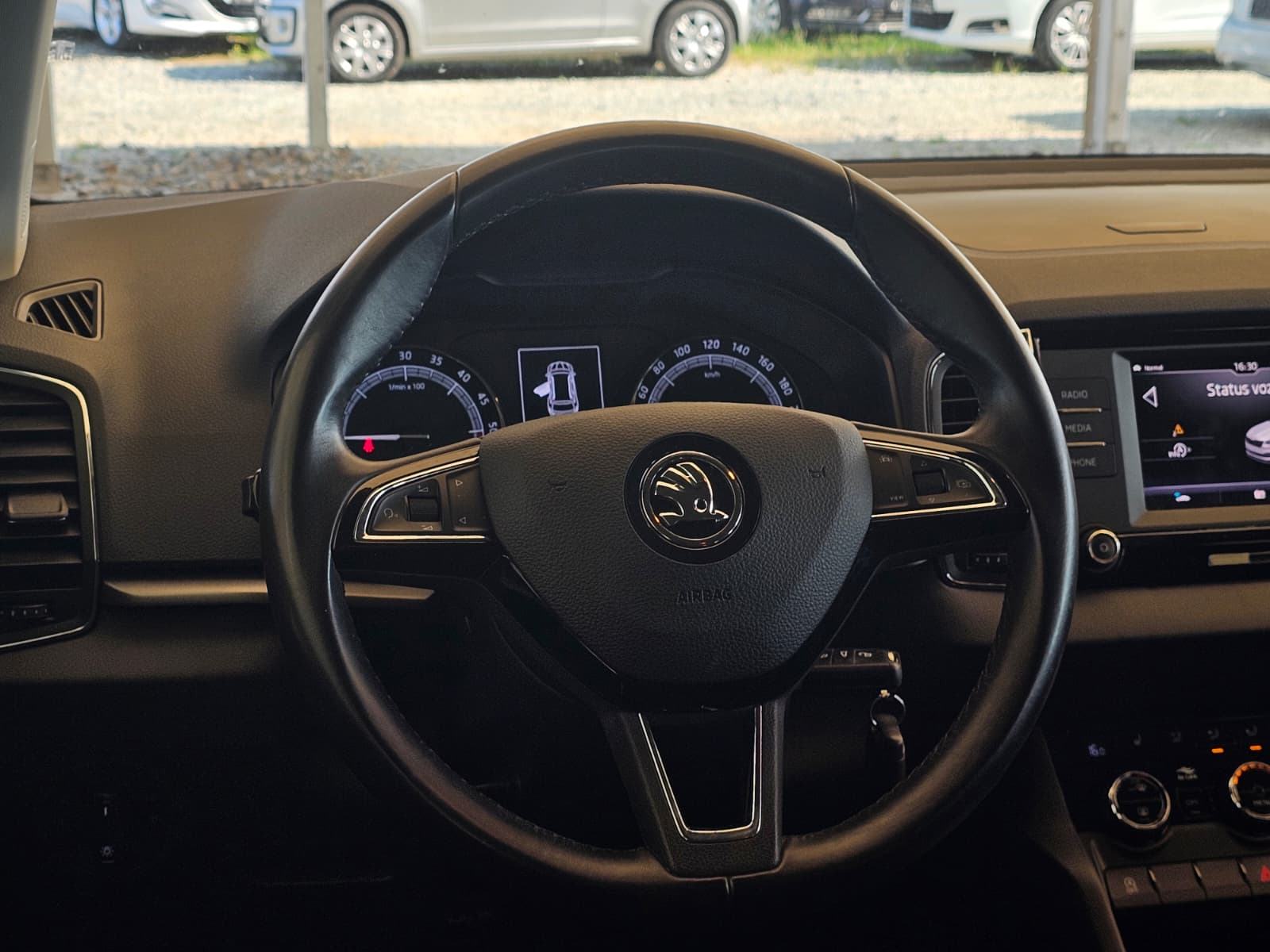 SKODA KAROQ 1.6 TDI-oštećeno vozilo, fotografija 18