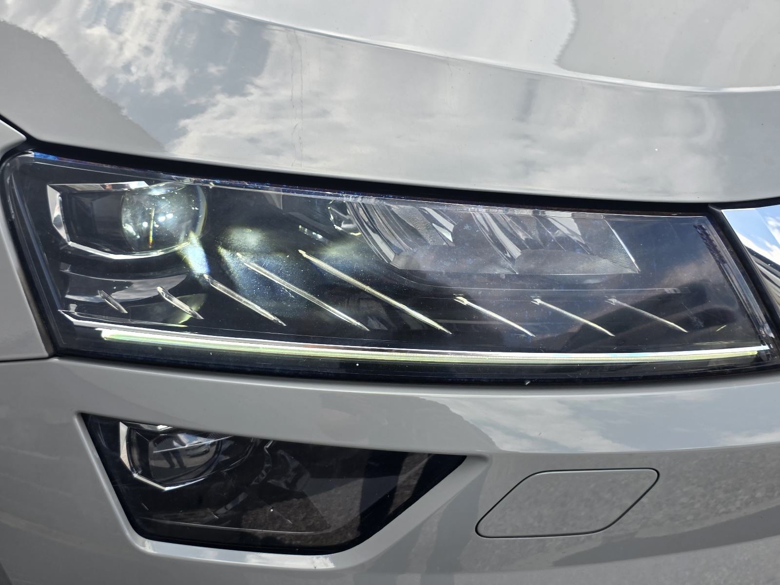 Škoda Karoq 1,6 TDI Servisna LED Kamera Navigacija Jamstvo 12 mj, fotografija 10