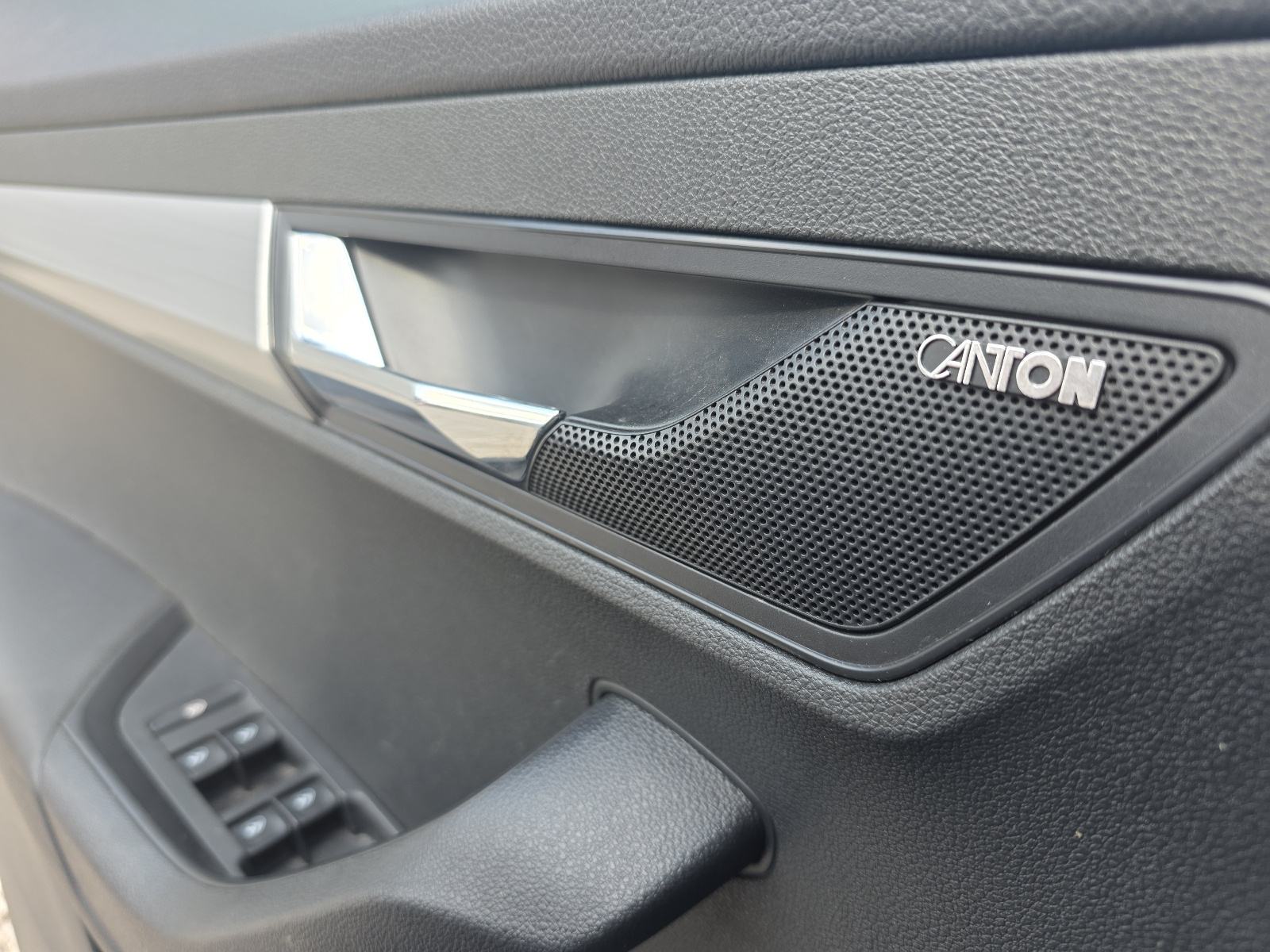 Škoda Karoq 1,6 TDI Servisna LED Kamera Navigacija Jamstvo 12 mj, fotografija 20
